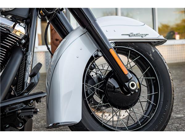 Harley-Davidson FLHC Heritage Classic - Jekill & Hyde