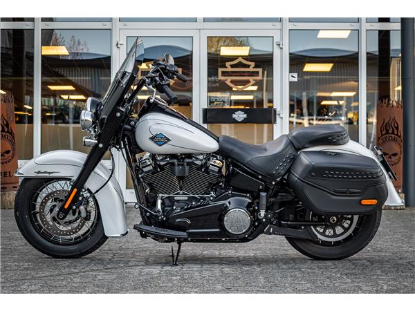Harley-Davidson FLHC Heritage Classic - Jekill & Hyde