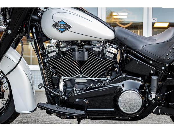 Harley-Davidson FLHC Heritage Classic - Jekill & Hyde