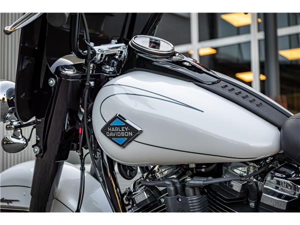Harley-Davidson FLHC Heritage Classic - Jekill & Hyde
