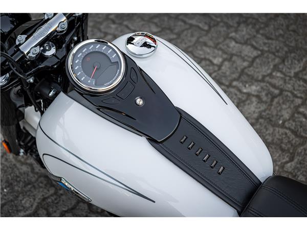 Harley-Davidson FLHC Heritage Classic - Jekill & Hyde