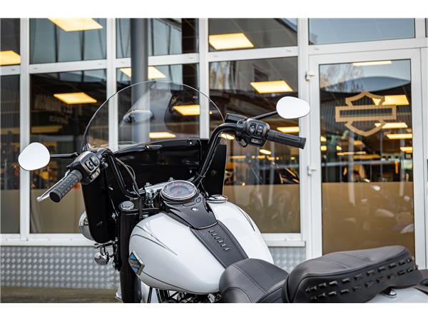 Harley-Davidson FLHC Heritage Classic - Jekill & Hyde