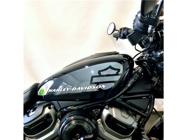 HARLEY-DAVIDSON NIGHTSTER