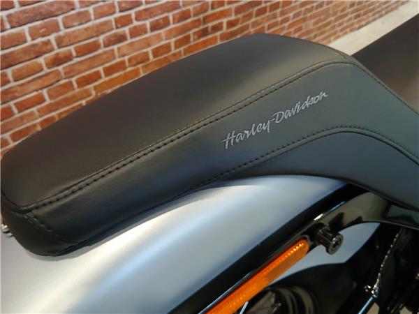 2020 HARLEY-DAVIDSON STREET BOB