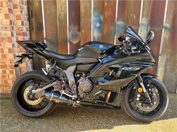 2023 Yamaha R7