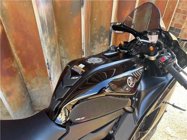 2023 Yamaha R7