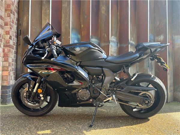 2023 Yamaha R7