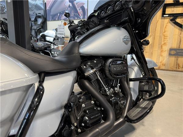 2023 HARLEY-DAVIDSON STREET GLIDE