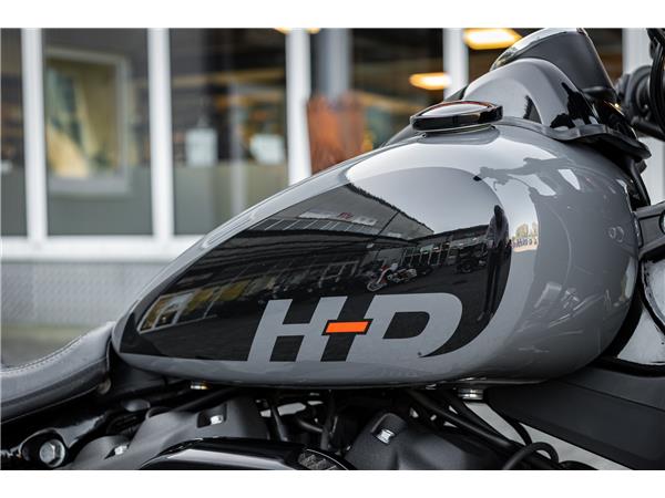 Harley-Davidson FXFBS FAT BOB 114 CUI SOFTAIL - JEKILL&HYDE -