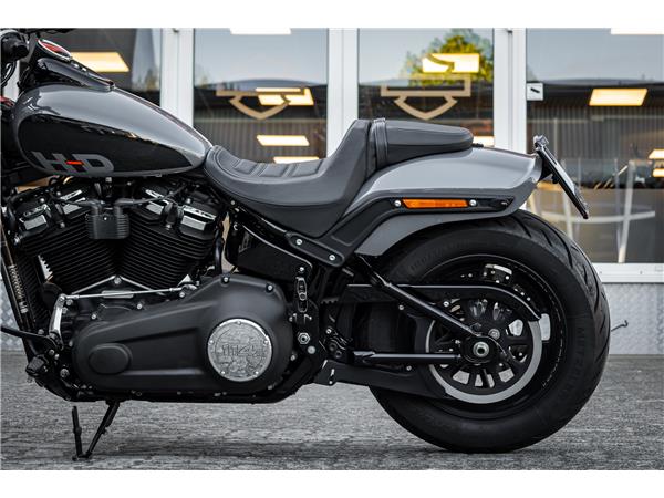 Harley-Davidson FXFBS FAT BOB 114 CUI SOFTAIL - JEKILL&HYDE -