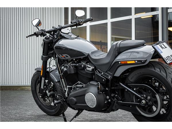 Harley-Davidson FXFBS FAT BOB 114 CUI SOFTAIL - JEKILL&HYDE -