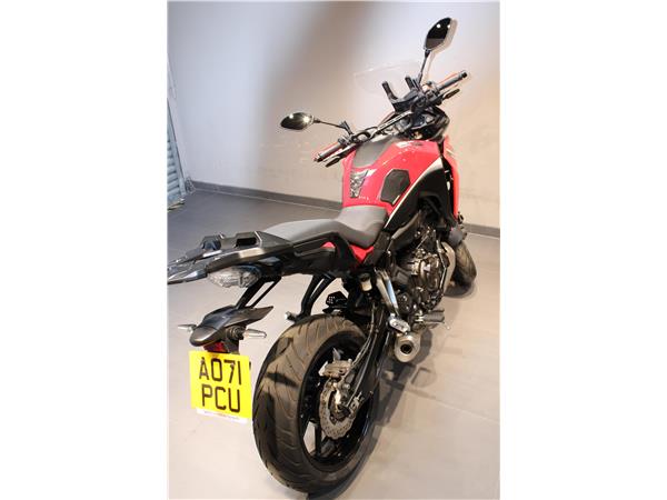YAMAHA TRACER 7
