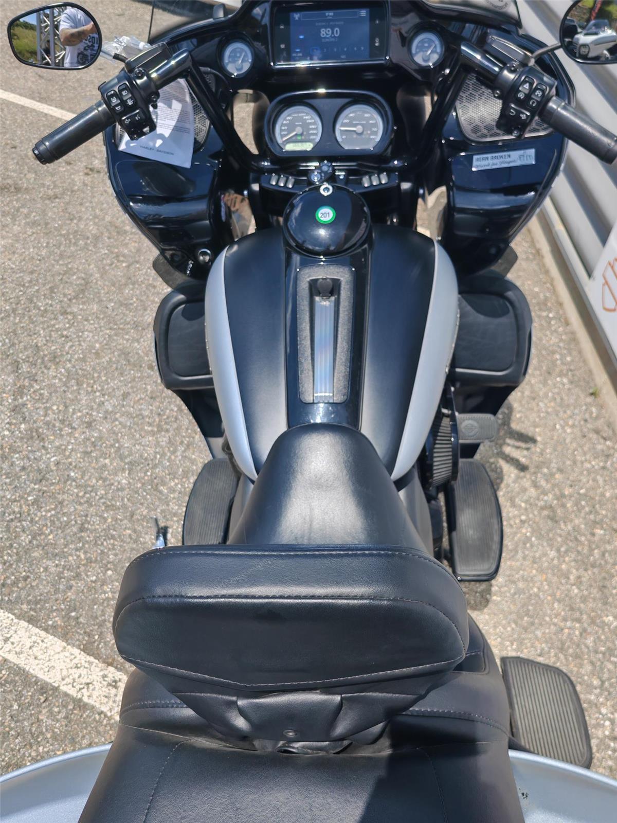 2019 HARLEY-DAVIDSON ROAD GLIDE