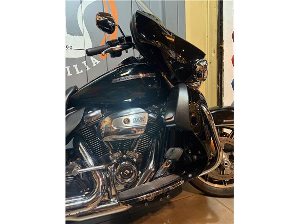 2018 HARLEY-DAVIDSON STREET GLIDE