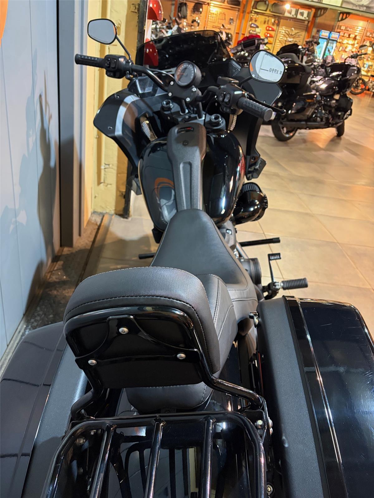 2025 HARLEY-DAVIDSON LOW RIDER