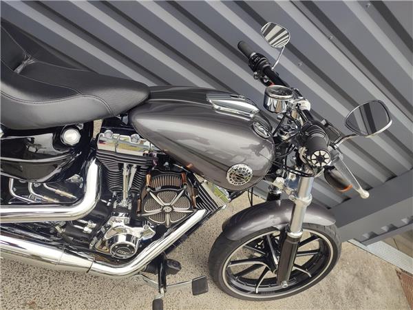 2015 HARLEY-DAVIDSON BREAKOUT