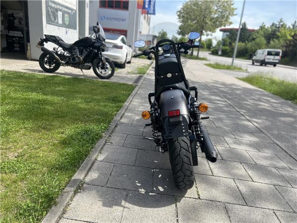 Sportster XL883N Iron mit Penzl Auspuff