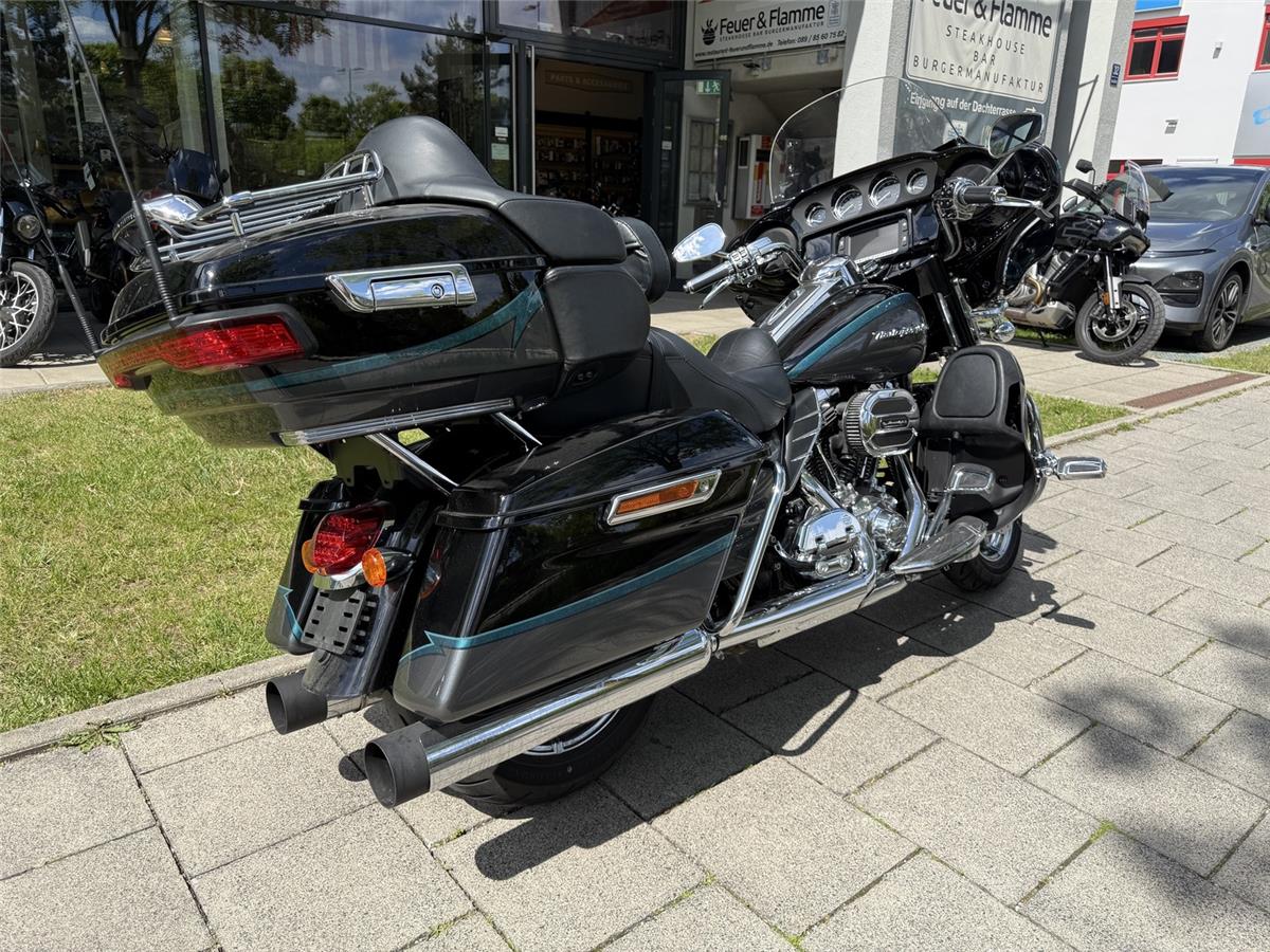 FLHTKSE CVO 110 mit Penzl Auspuff