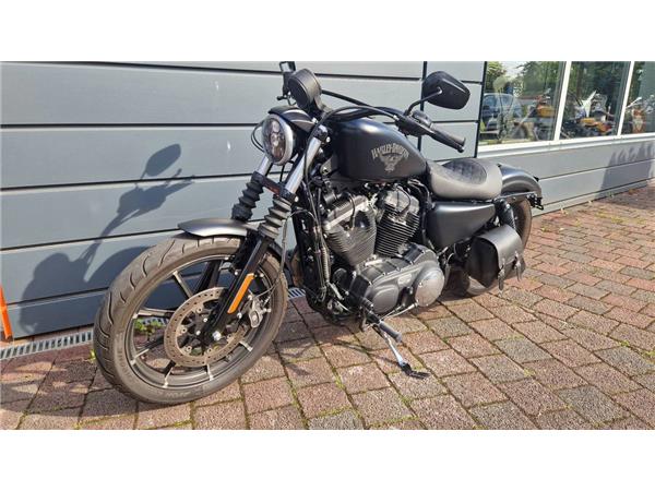 XL 883 N IRON 883 mit viel Zubehör