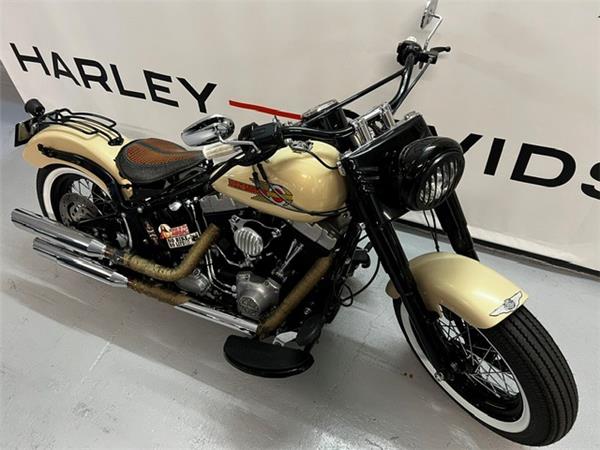 2015 HARLEY-DAVIDSON SLIM