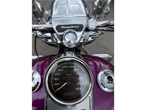 2016 HARLEY-DAVIDSON ROAD KING