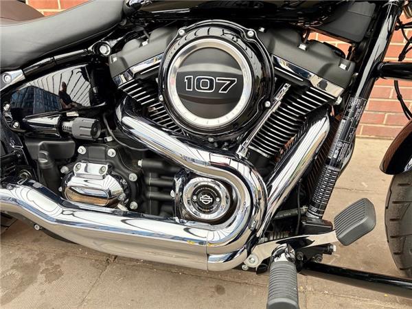 2018 HARLEY-DAVIDSON SOFTAIL FLSB SPORT GLIDE