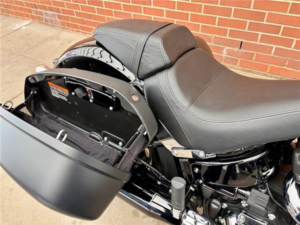2018 HARLEY-DAVIDSON SOFTAIL FLSB SPORT GLIDE