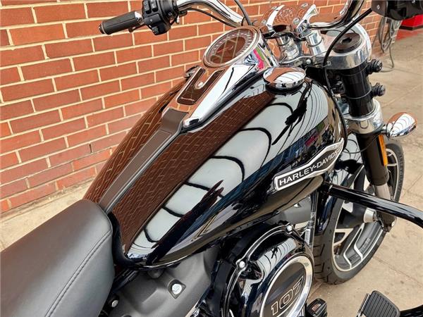 2018 HARLEY-DAVIDSON SOFTAIL FLSB SPORT GLIDE
