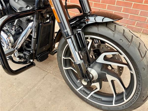 2018 HARLEY-DAVIDSON SOFTAIL FLSB SPORT GLIDE