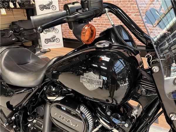 2022 HARLEY-DAVIDSON ROAD KING