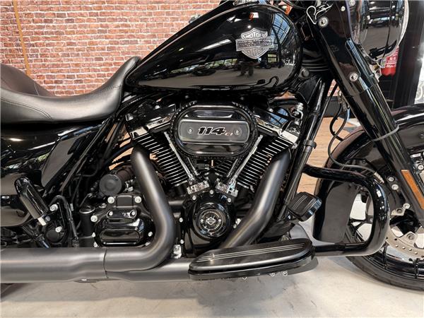 2022 HARLEY-DAVIDSON ROAD KING