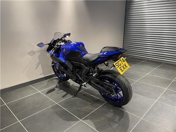 2024 Yamaha R7