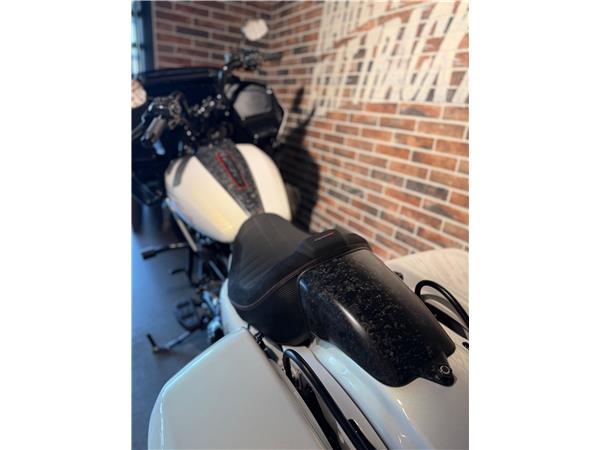 2024 harley-davidson FLTRXSTSE Road Glide 121 CVO