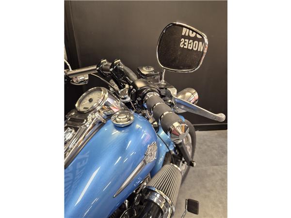 2011 HARLEY-DAVIDSON FAT BOB