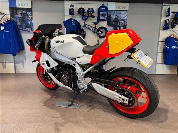 2025 YAMAHA XSR900 GP