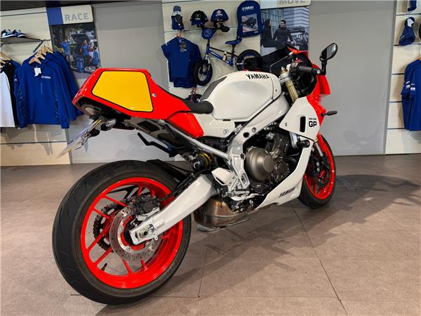2025 YAMAHA XSR900 GP