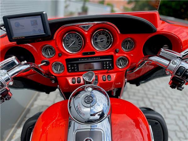 2013 Harley-Davidson CVO FLHTCUSE Ultra Classic Electra Glide