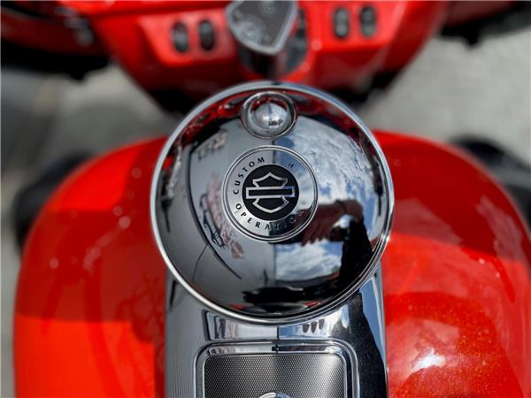 2013 Harley-Davidson CVO FLHTCUSE Ultra Classic Electra Glide