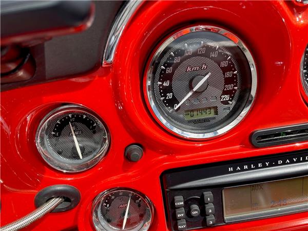 2013 Harley-Davidson CVO FLHTCUSE Ultra Classic Electra Glide