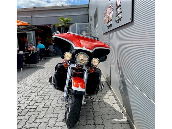 2013 Harley-Davidson CVO FLHTCUSE Ultra Classic Electra Glide