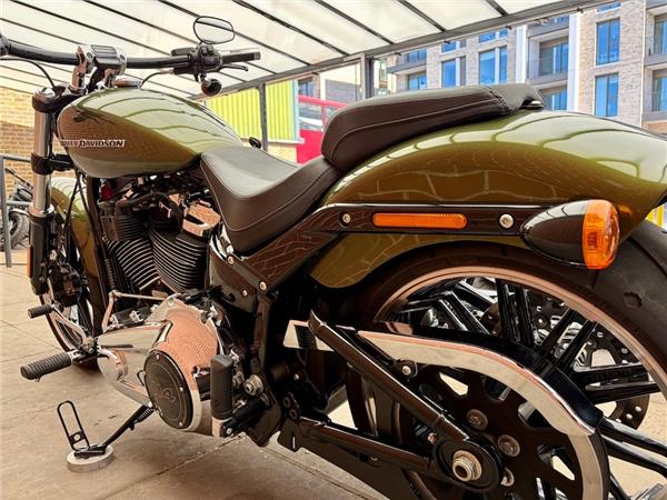 2022 HARLEY-DAVIDSON SOFTAIL FXBRS BREAKOUT 114