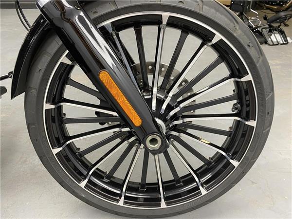 2025 Harley-Davidson Breakout