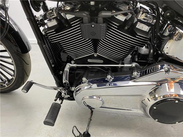 2025 Harley-Davidson Breakout