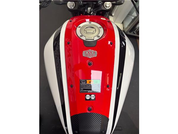 2021 YAMAHA XSR700