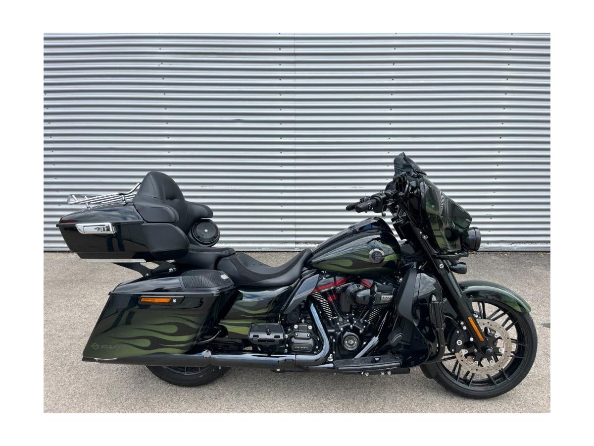2022 Harley-Davidson CVO Street Glide FLHXSE