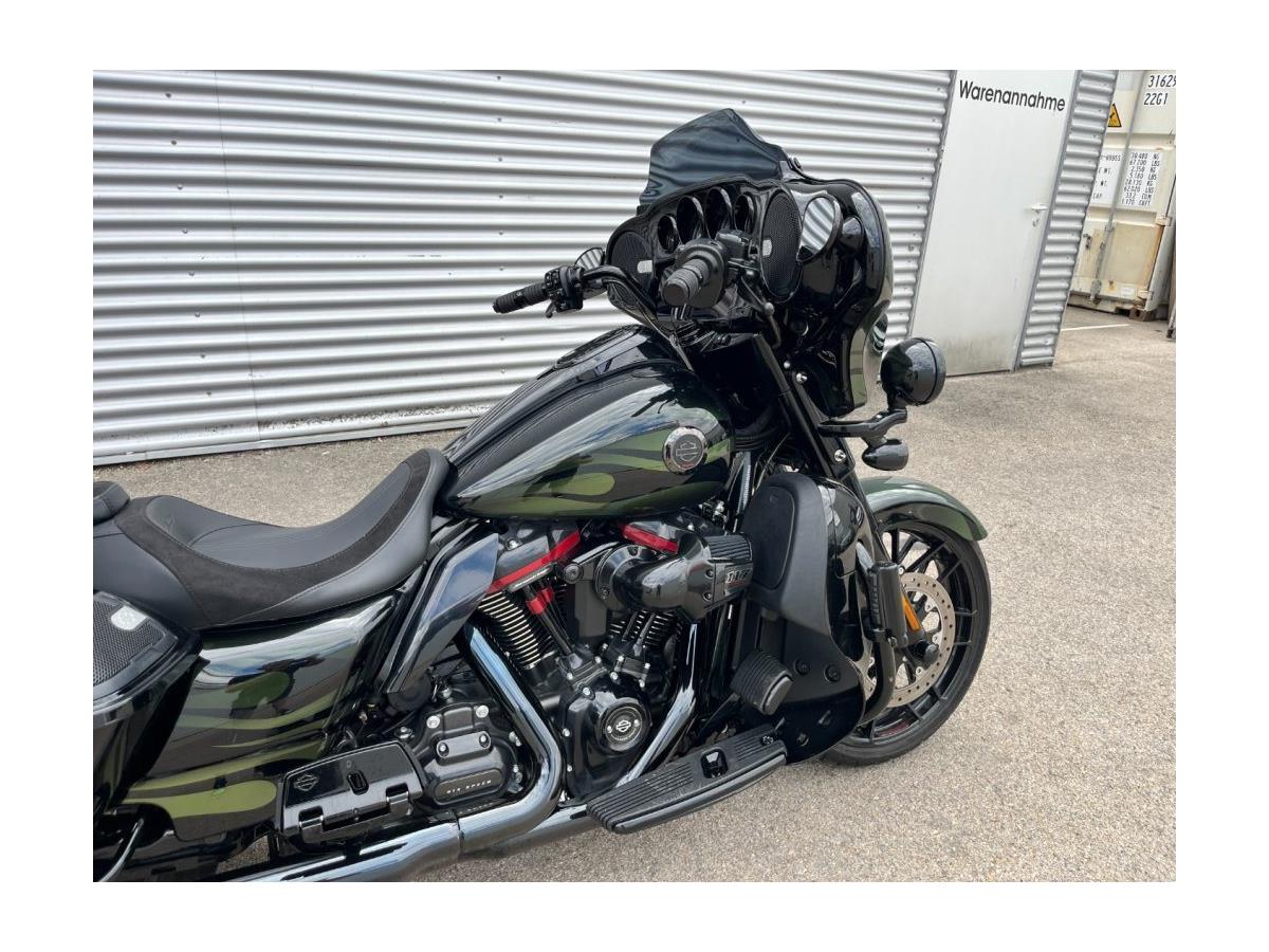 2022 Harley-Davidson CVO Street Glide FLHXSE