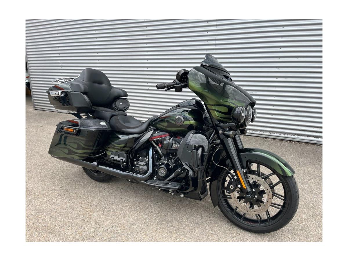 2022 Harley-Davidson CVO Street Glide FLHXSE