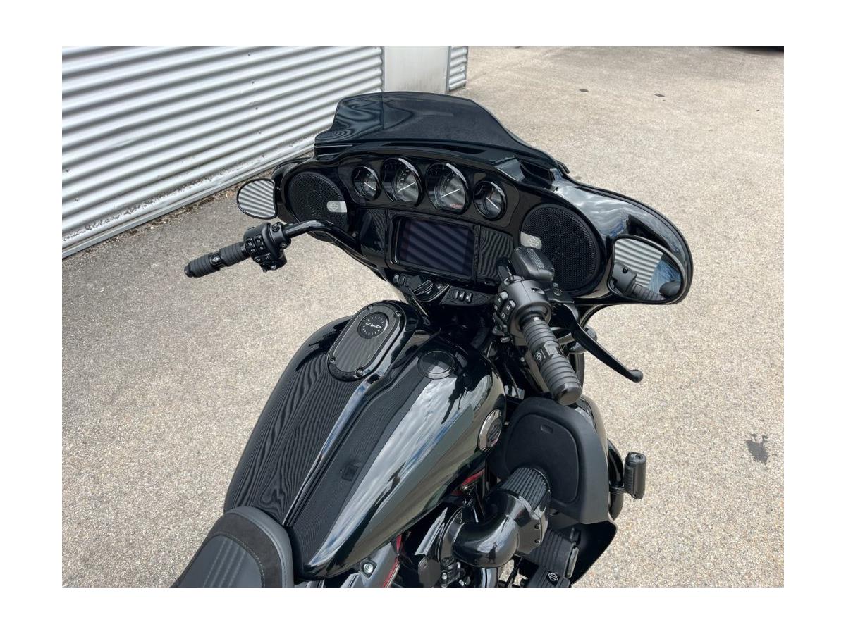 2022 Harley-Davidson CVO Street Glide FLHXSE