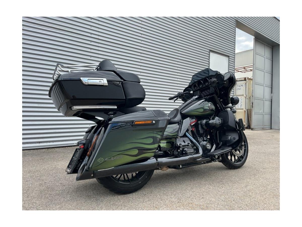2022 Harley-Davidson CVO Street Glide FLHXSE