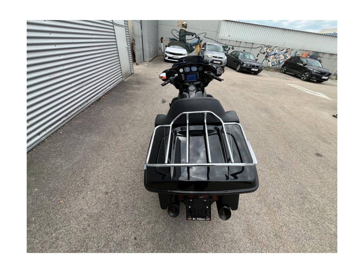 2022 Harley-Davidson CVO Street Glide FLHXSE